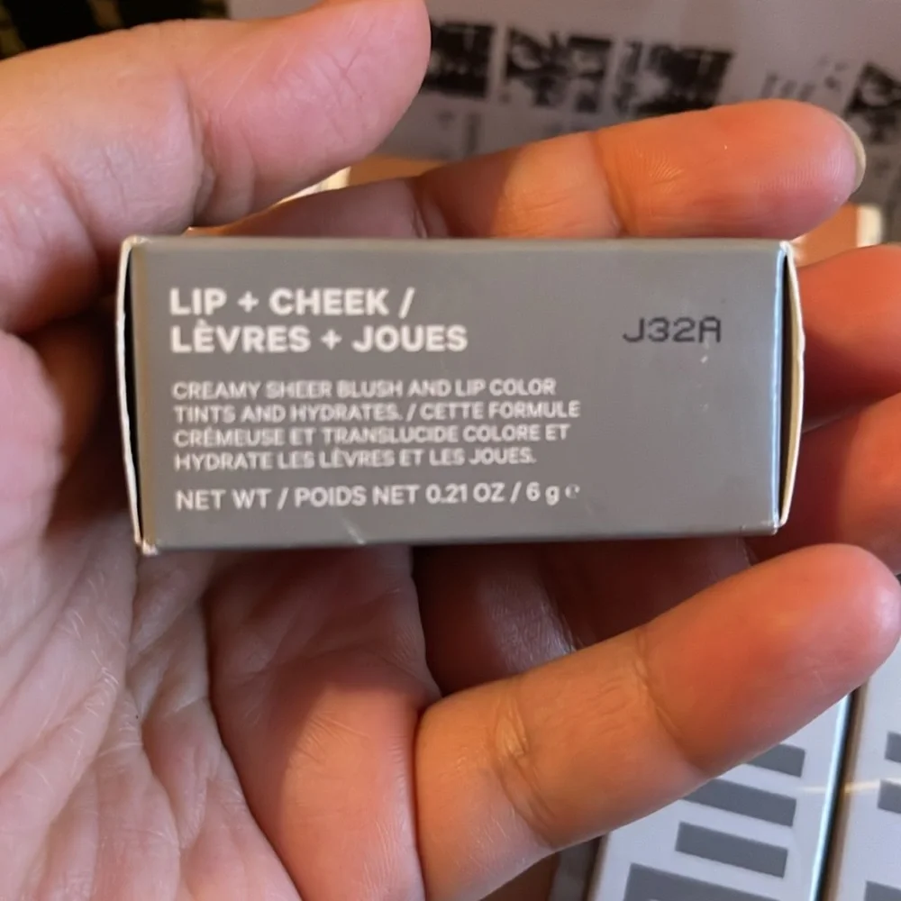Milk lip + cheek